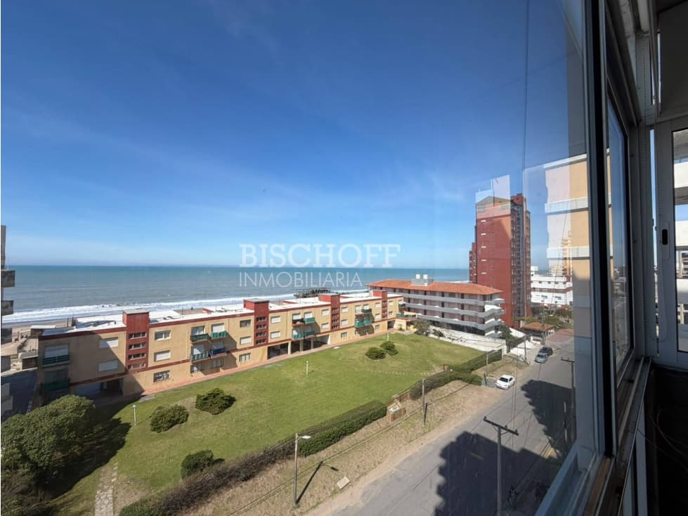 DEPARTAMENTO 2 AMBIENTES CON AMPLIA VISTA AL MAR — foto 2