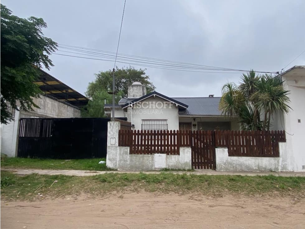 CASA DE 3 AMBIENTES, TODOS LOS SERVICIOS — foto 1