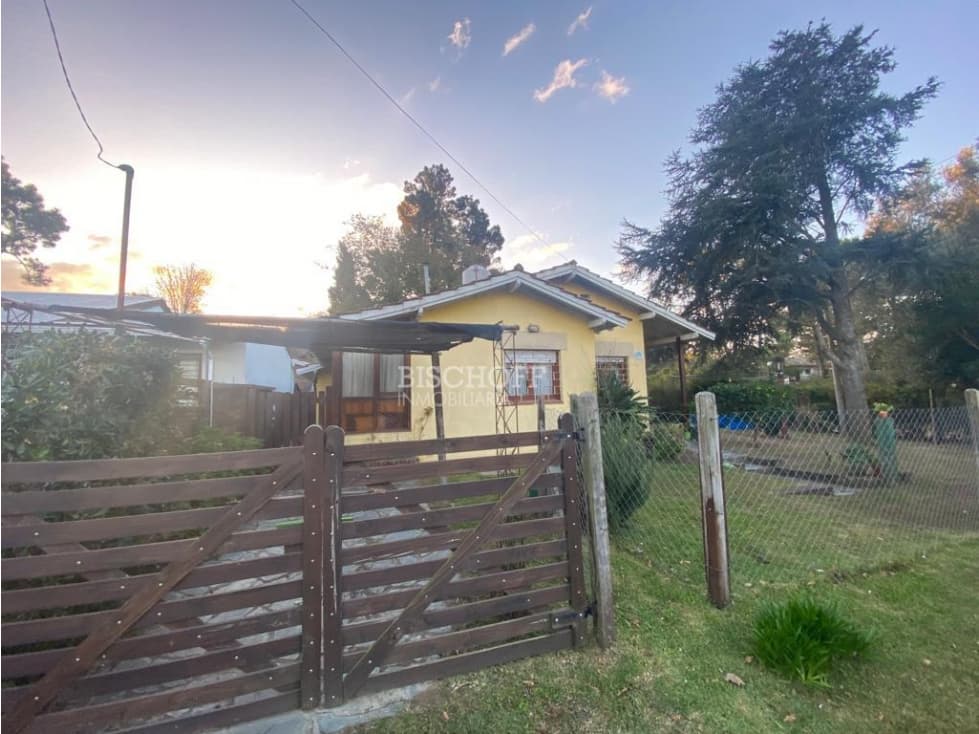 CASA 4 AMBIENTES, TODOS LOS SERVICIOS, EN BARRIO NORTE — foto 4