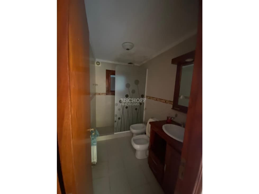 EXCELENTE CASA DE 4 AMBIENTES, CON PISCINA CLIMATIZADA. — foto 6