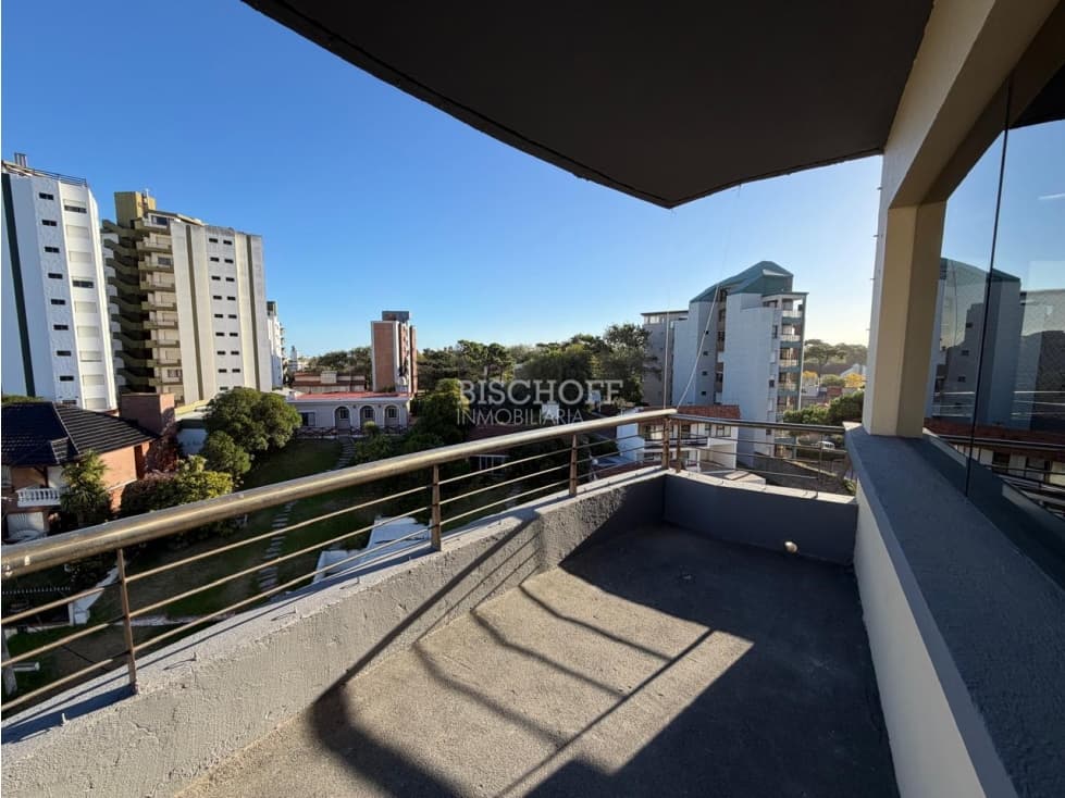 DEPARTAMENTO DE 2 AMBIENTES CON DOBLE BALCON Y COCHERA — foto 6