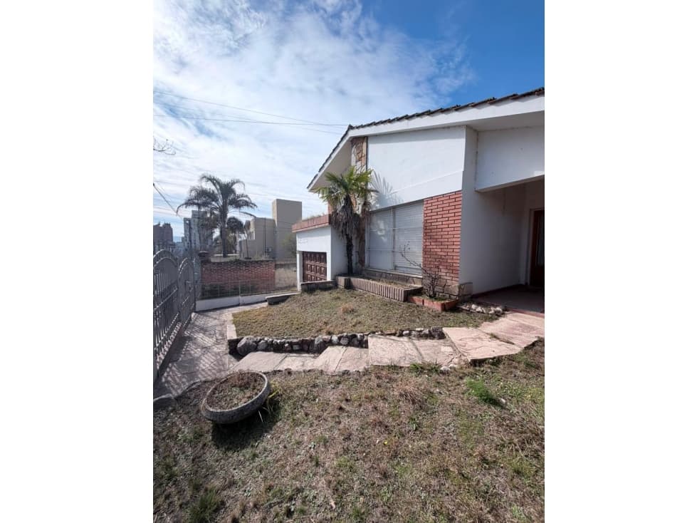 CASA CENTRICA EN VILLA CARLOS PAZ — foto 2