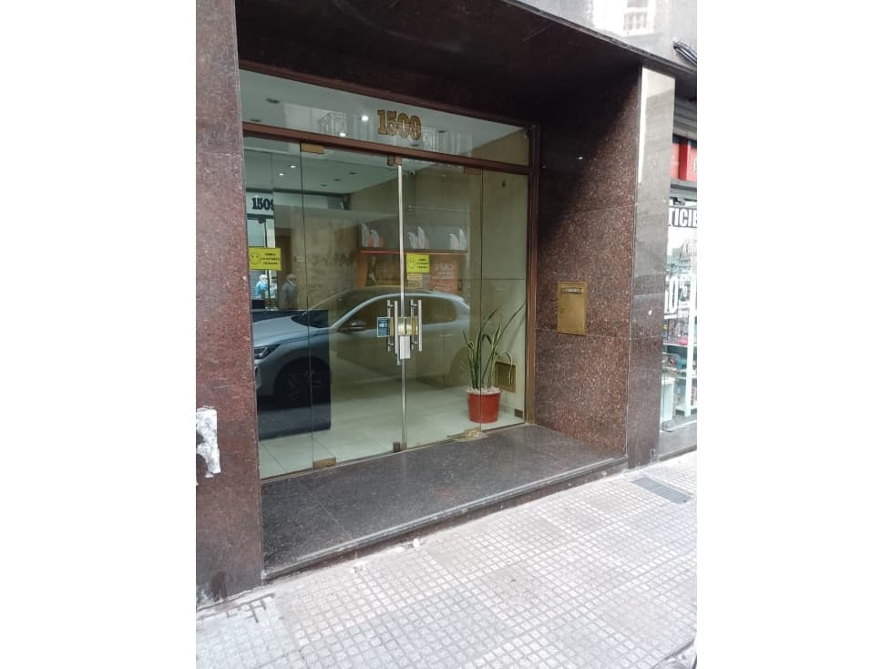 VENTA DEPTO 1 AMB.FTE LUMINOSO PERON 1500 — foto 2