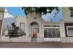 Venta Casa 2 dormis con cochera calle Alem a Reciclar