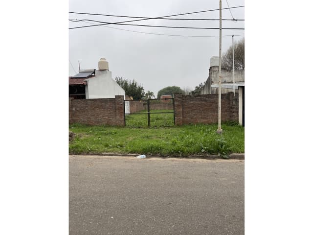 TERRENO EN VENTA 10 x 35 - ZONA GAZZANO - Prof. Diego Mackinnon