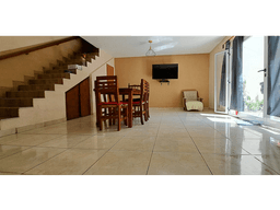 Venta Casa 3 dormitorios Microcentro. Apta Credito