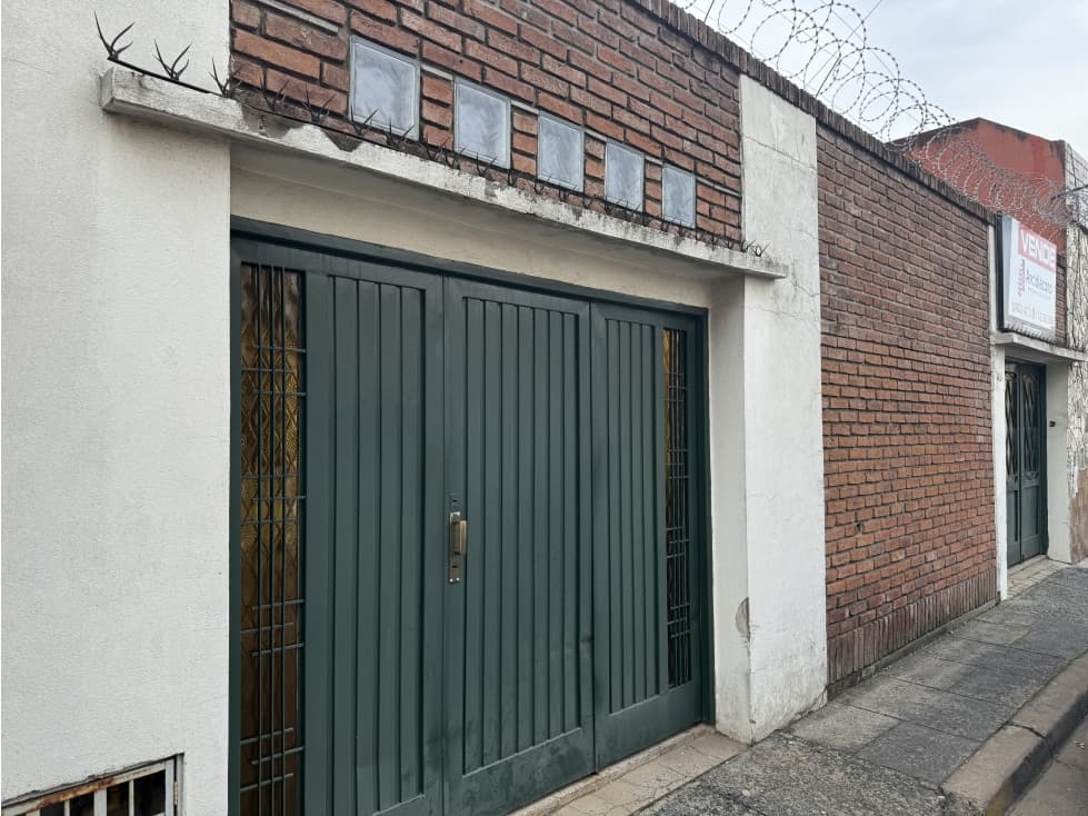 VENTA CASA 5 AMBIENTES CON COCHERA. PJE MALAGA 5600 — foto 3