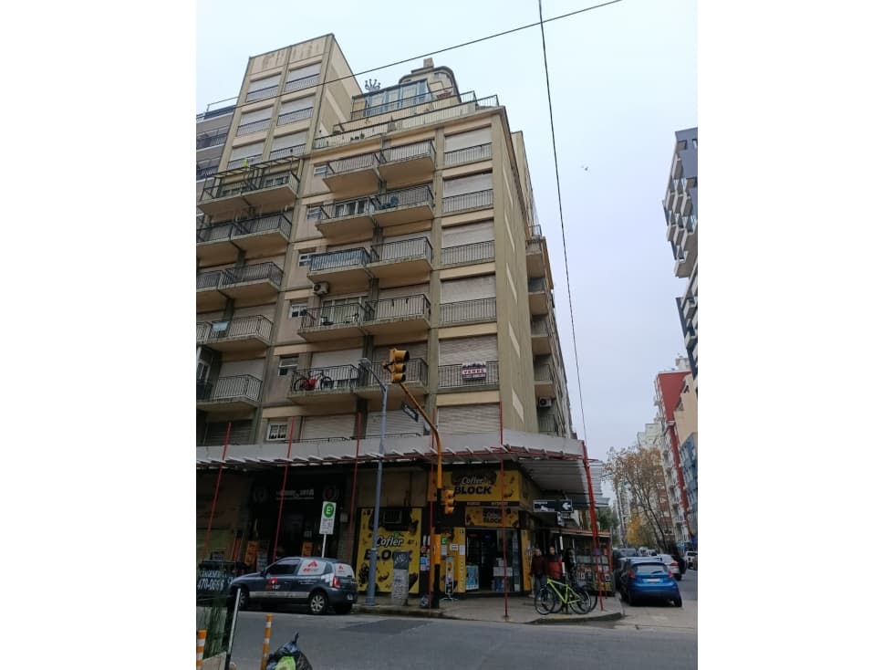 2 AMBIENTES A LA CALLE CON BALCON SALIENTE — foto 1