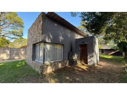 Casa en La Carmencita, 2 dormitorios, 2 baños, Gas Nat. Villa Gesell