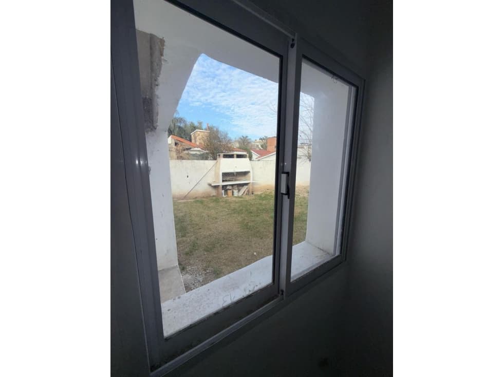 VENTA CASA REMODELADA A NUEVA 3 DORM CENTRO CARLOS PAZ — foto 2