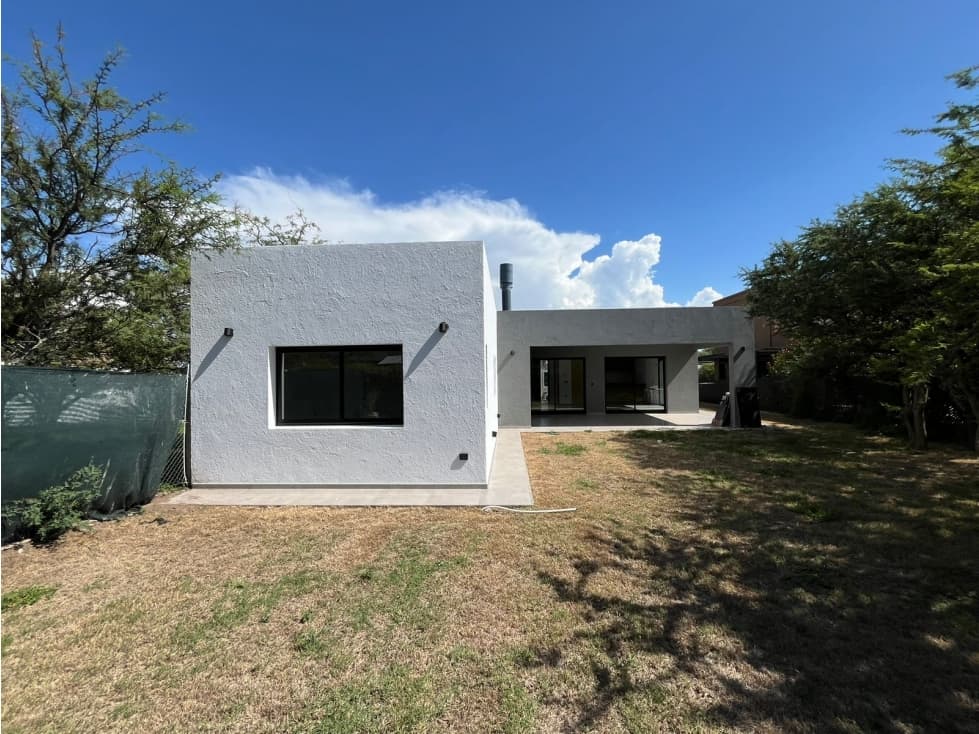 VENTA CASA A ESTRENAR 02 DORMITORIOS BARRIO LAS CAÑITAS  — foto 4