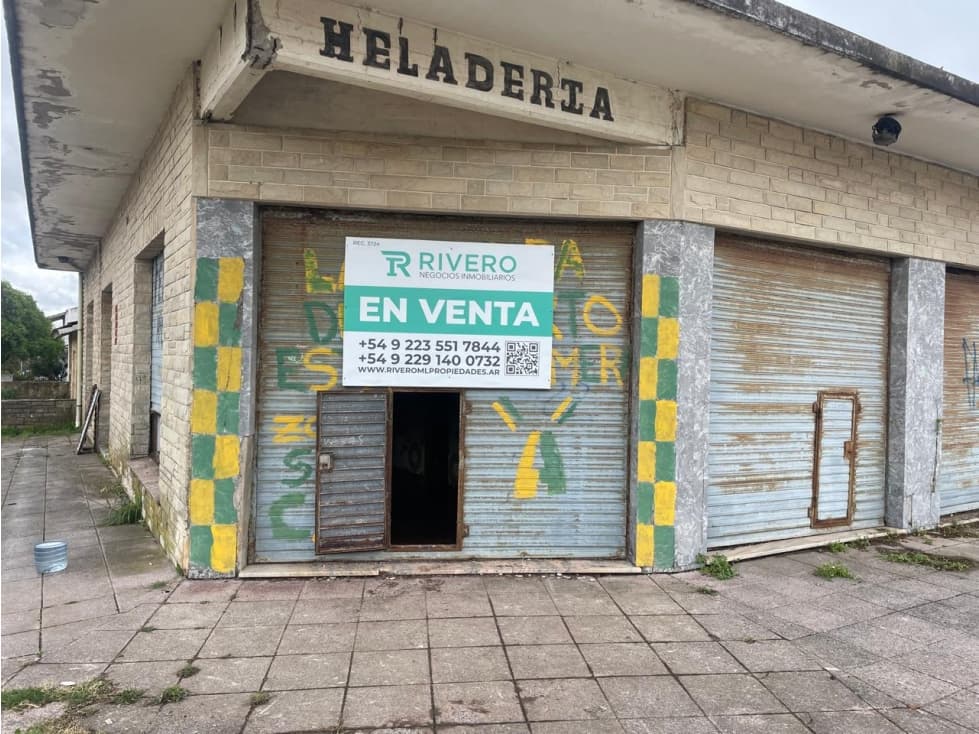 6 LOCALES COMERCIALES — foto 2