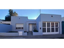 CASA CÉNTRICA EN VENTA
