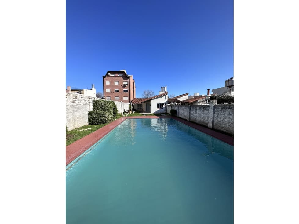 CASA CÉNTRICA MUY BUENA UBICACIÓN!!!! — foto 2