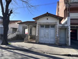 CASA CÉNTRICA MUY BUENA UBICACIÓN!!!!