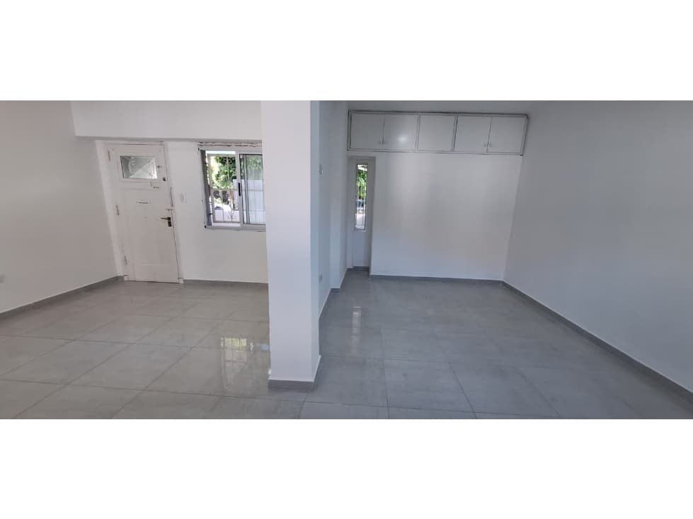 CASA 3 AMBIENTES PARQUE LURO RECICLADA — foto 2