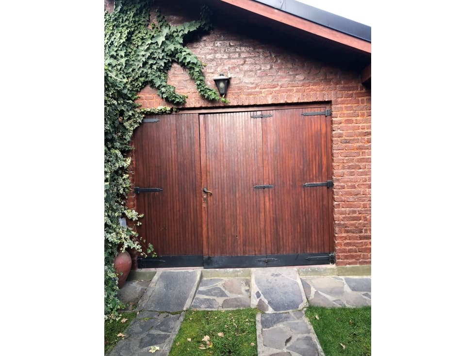 EN VENTA AMPLIA CASA EN EL CENTRO DE EL BOLSON CA 319 — foto 3