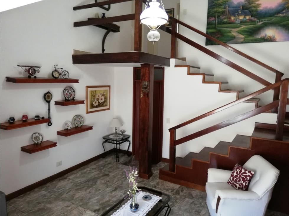 VENTA CASA CÉNTRICA CARLOS PAZ 3 DORMITORIOS — foto 2