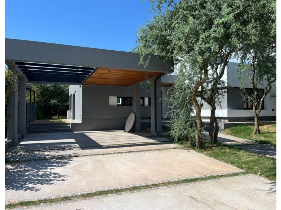 VENTA CASA A ESTRENAR 02 DORMITORIOS BARRIO CAÑITAS — foto 1