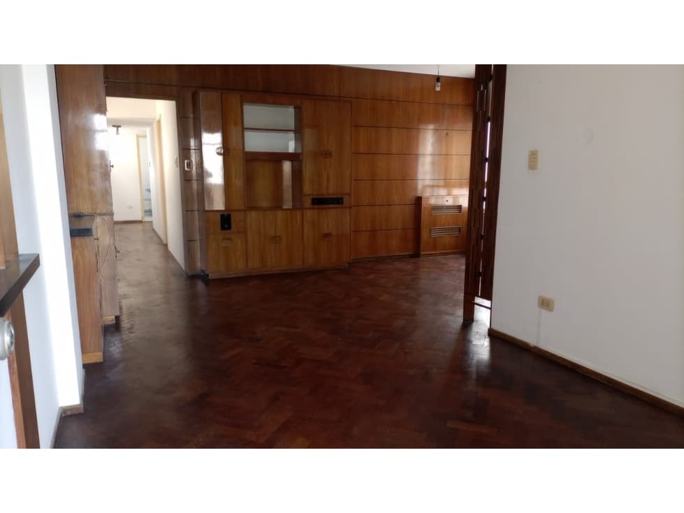 VENDE-AMPLIO DEPARTAMENTO- C/SAN MARTIN-CIUDAD-MENDOZA — foto 3