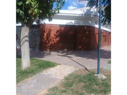 VENTA. CASA. 2 DORMITORIOS.SALON COMERCIAL DORREGO