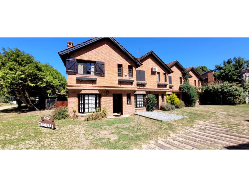 Duplex con Jardín Propio y 3 Dormitorios en Venta — foto 1