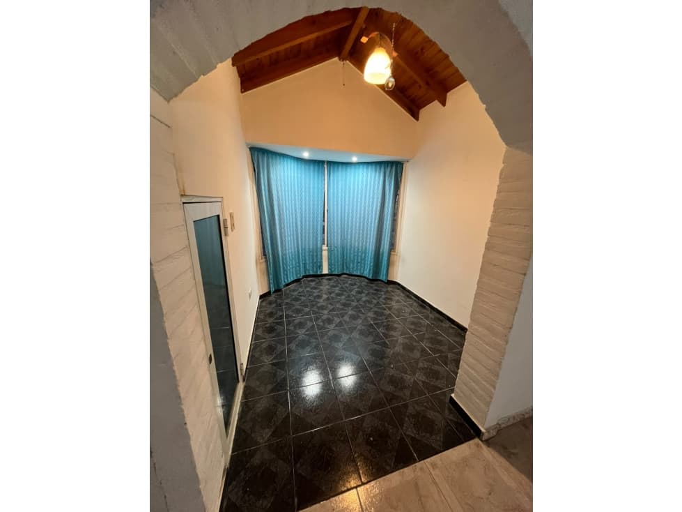 CASA 3 DORMITORIOS - COCHERA - PATIO - PTO MADRYN — foto 4