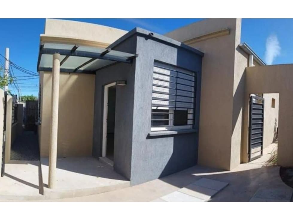 EXCELENTE CASA A LA VENTA EN PADUA CENTRO — foto 2