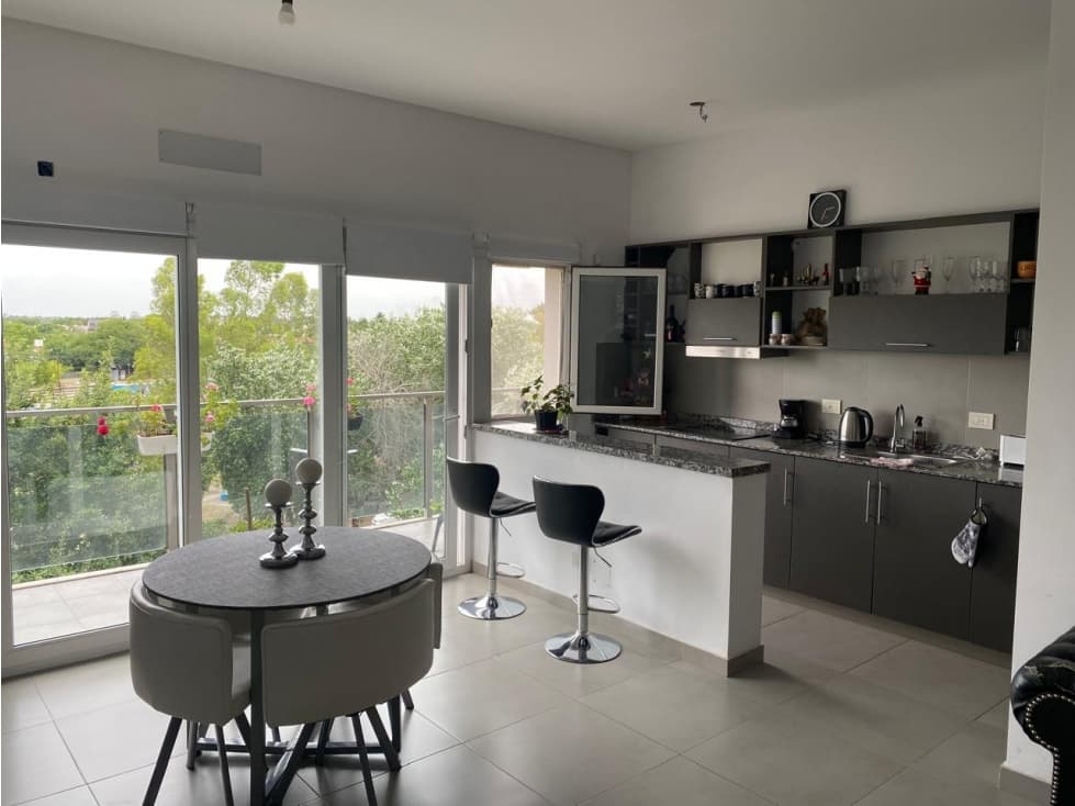 Excelente Departamento en Venta en Castelar — foto 3