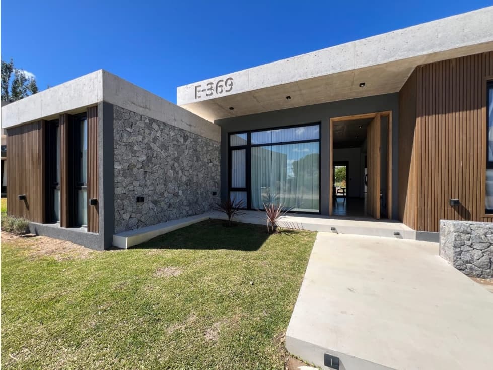 CASA A ESTRENAR - ECUESTRE - COSTA ESMERALDA — foto 2