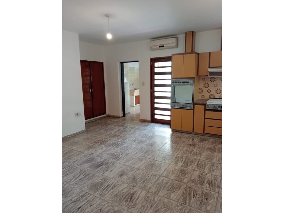 CASA EN VENTA DE 3 DOR SOBRE AV NEPER — foto 4