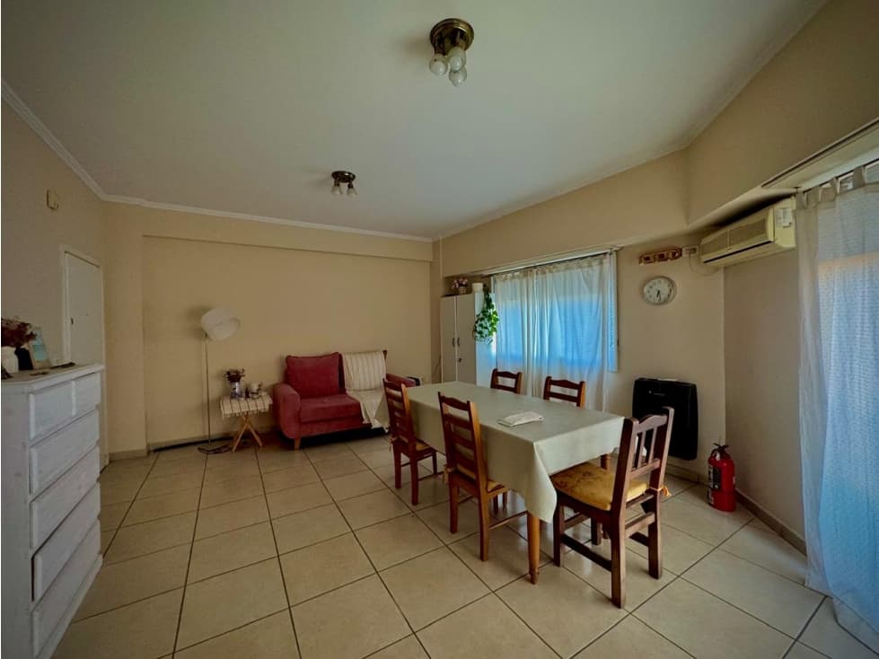 *VENTA* Departamento en Humberto y San Martin — foto 3