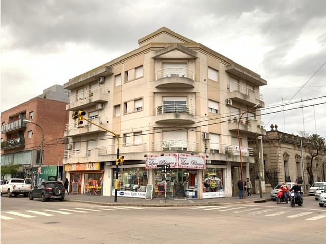 *VENTA* Departamento en Humberto y San Martin