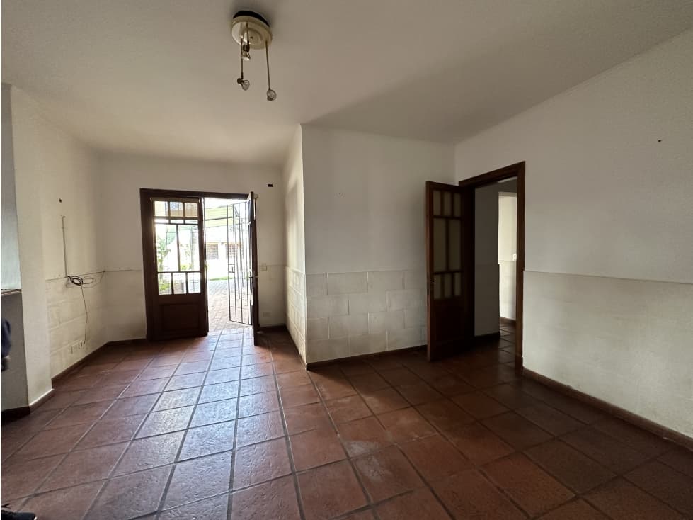 CASA CÉNTRICA VENTA LUJÁN — foto 4
