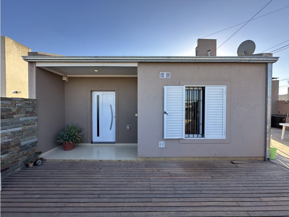 CASA VENTA LUJÁN — foto 1