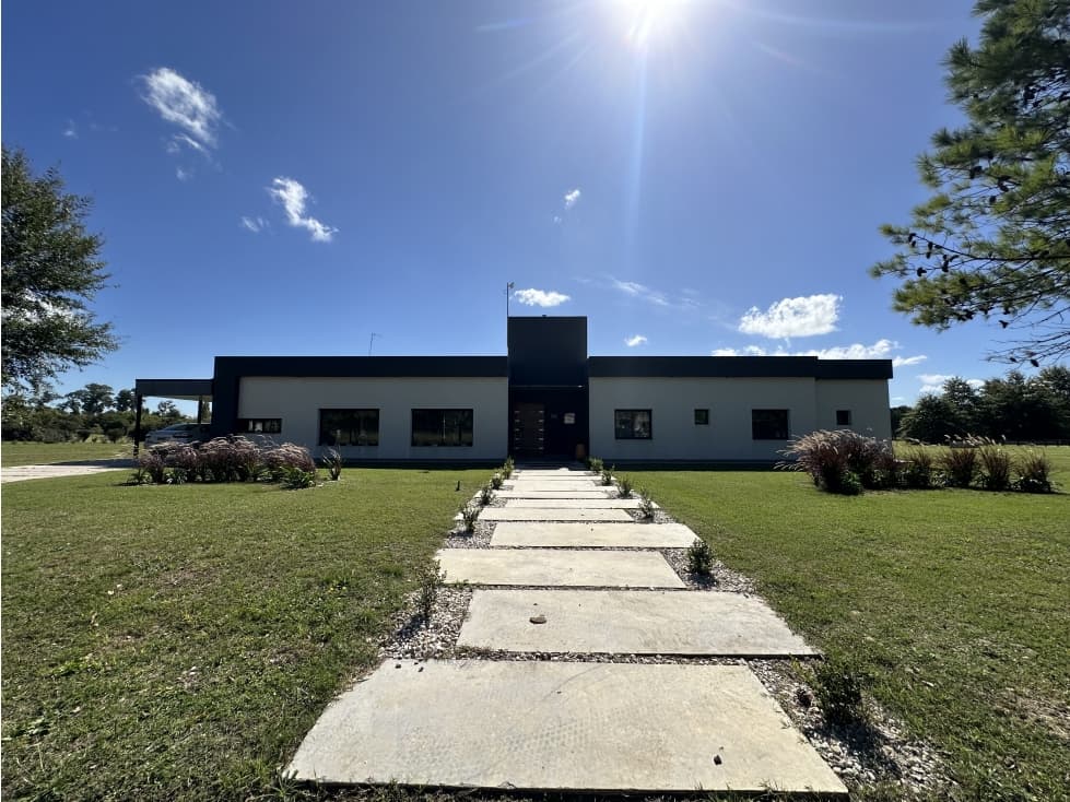 VENTA CASA COUNTRY EVERLINKS LUJÁN — foto 1