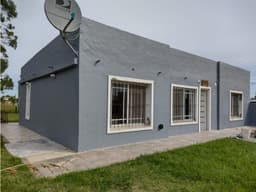 Chalet 4 y 2 ambientes en Venta