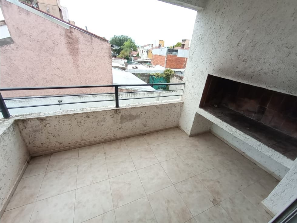 BALCON CON ASADOR - 2 DORMITORIOS - COCHERA - BARRIO MATIENZO — foto 4