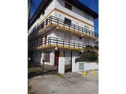 DEPARTAMENTO 4 AMBIENTES C/COCHERA SEMI CUBIERTA FIJA