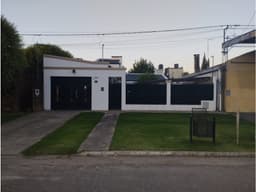 Se vende Casa en Viale calle San Martín