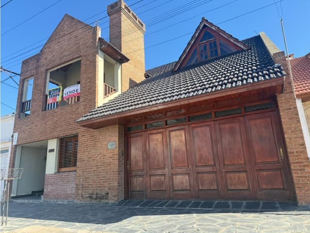 Venta | Casa | 4 dorm | Cabral e Indep