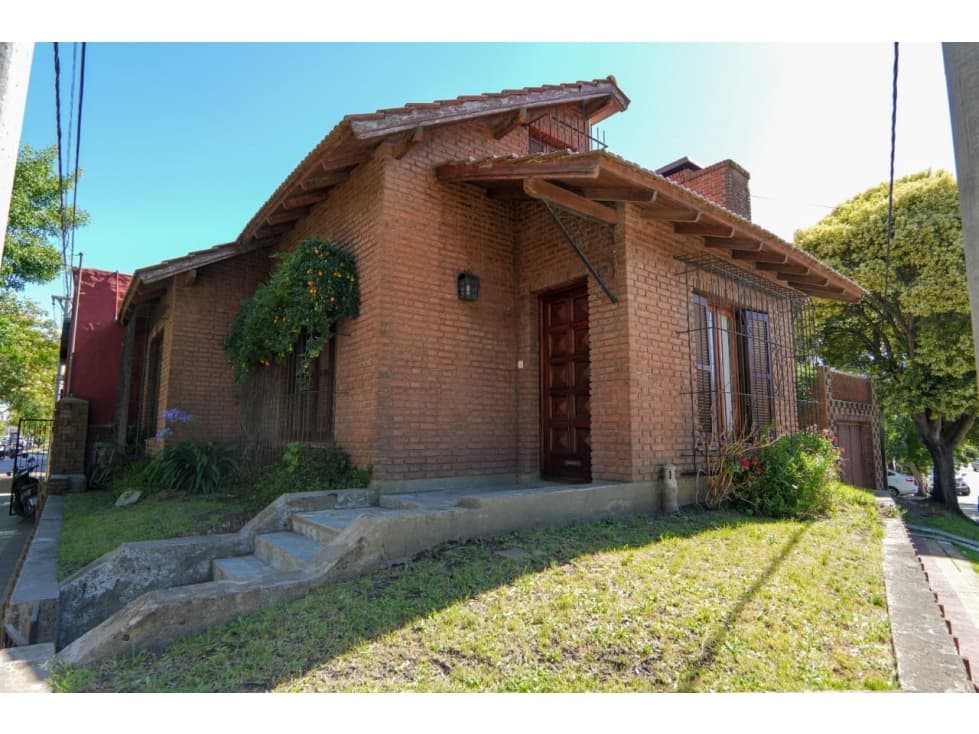 Casa en Venta, ubicación privilegiada. Tandil — foto 1