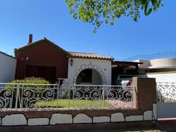 Hipólito Yrigoyen Este 2400 - Cristina Luluaga Propiedades