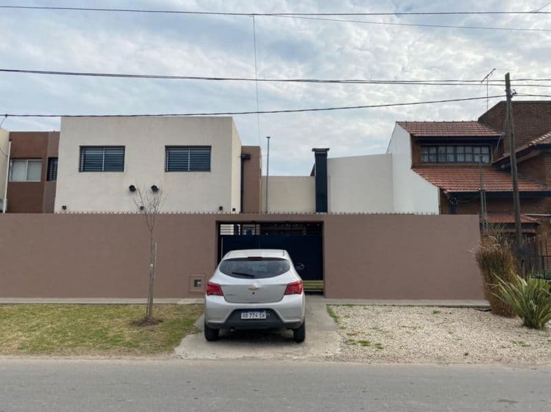 422 e/ 9 y 10 800 - Predovan Propiedades — foto 1