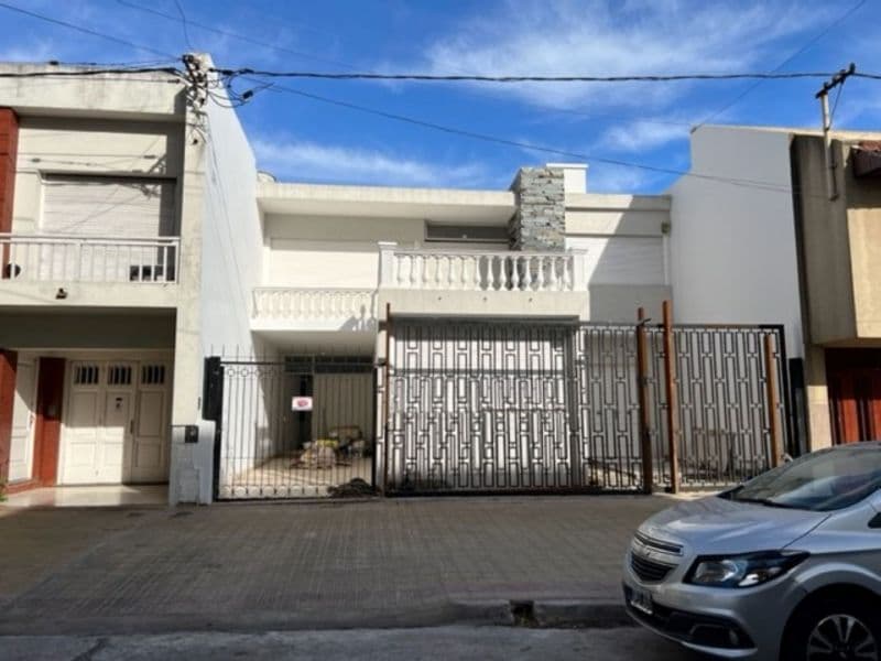 36 e/ 4 y 5 400 - Predovan Propiedades — foto 1