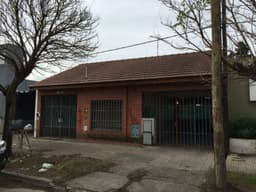57 e/131 y 32 1800 - Predovan Propiedades
