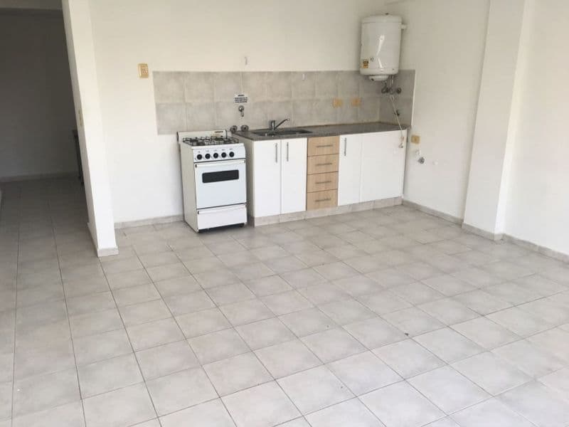 61 e/ 13 y 14 900 - Predovan Propiedades — foto 2
