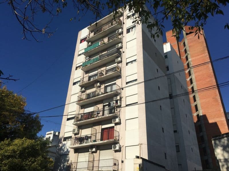 47 e/ 14 y 15 900 - Predovan Propiedades — foto 1