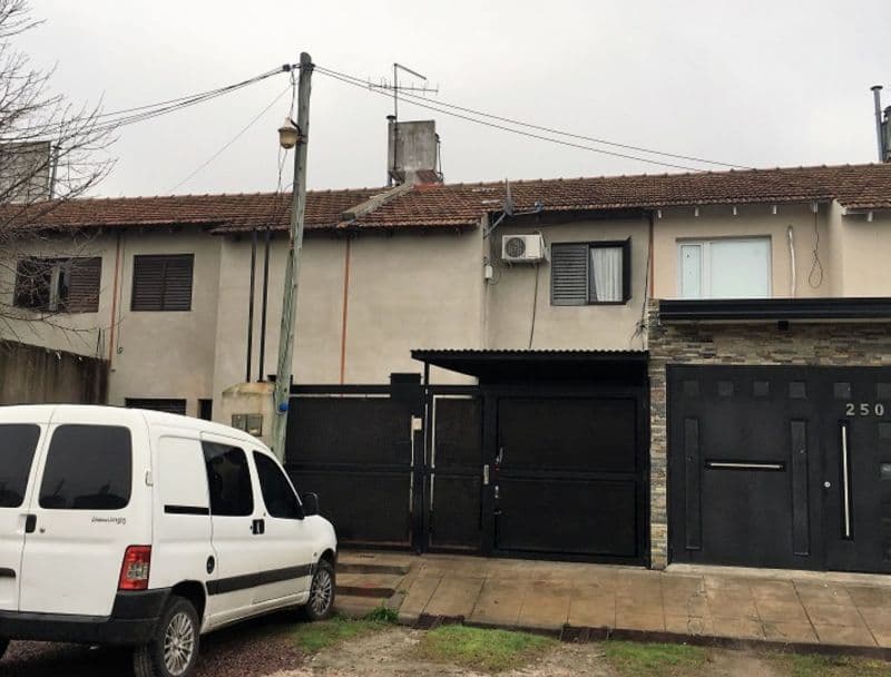 85 bis e/ 115 y 116 2500 - Predovan Propiedades — foto 1