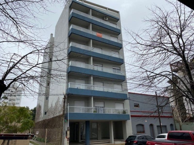 42 e/ 17 y 18 1100 - Predovan Propiedades — foto 2